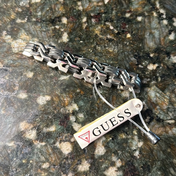 NWT Guess Bracelet - Picture 1 of 4